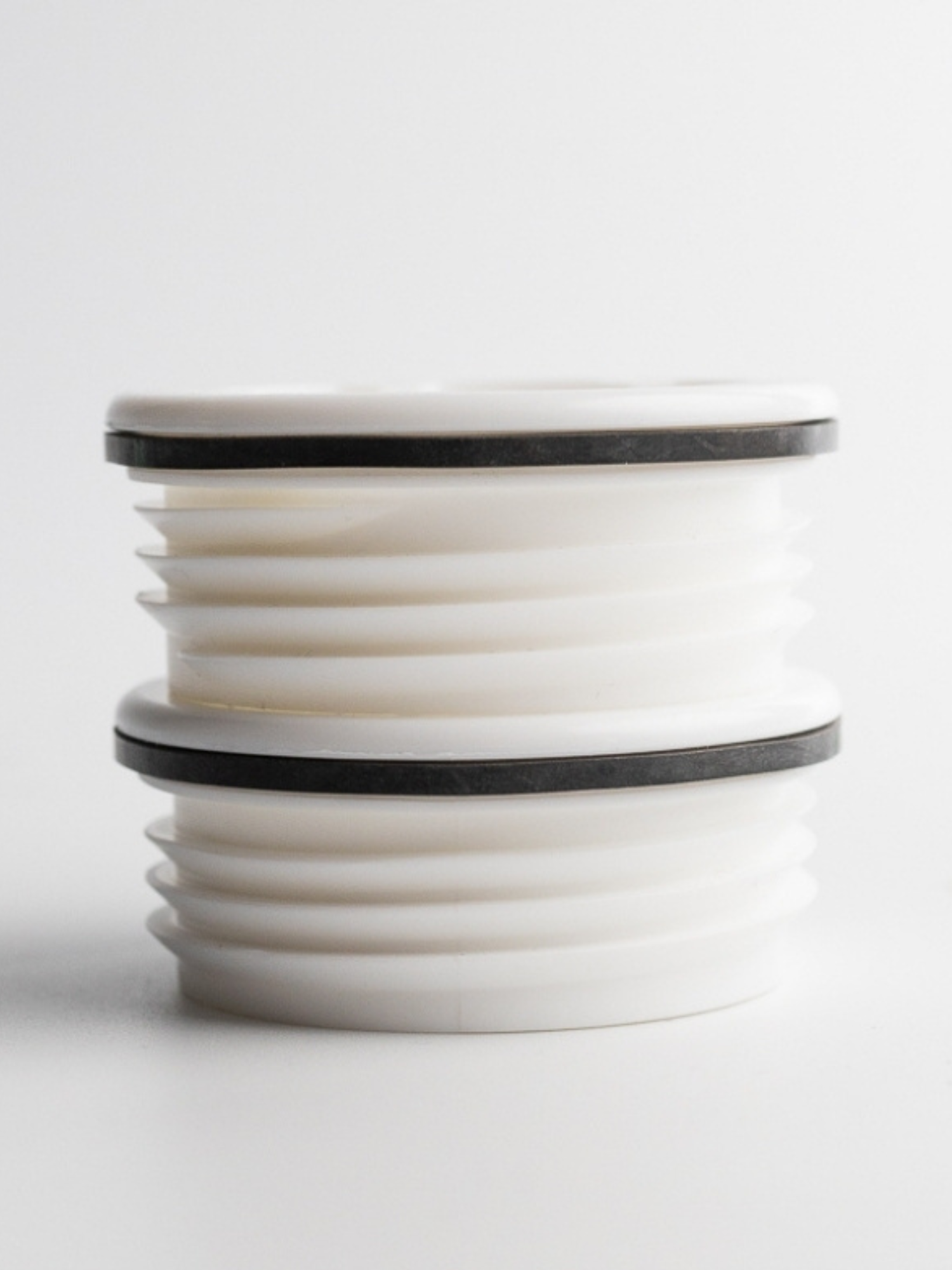 Drain Plugs with threads for insulated containers - Box of 20